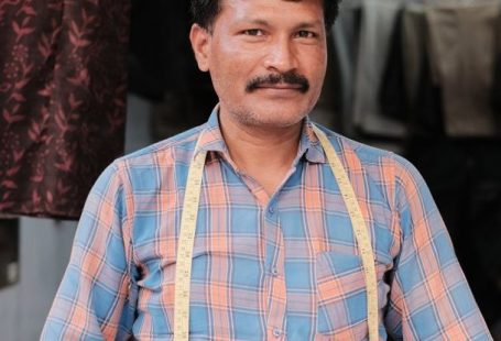 Haggling Market - Tailor at Bazaar